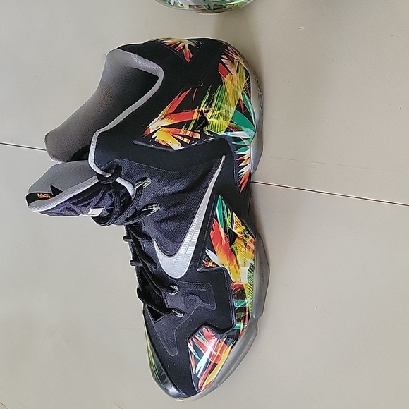 Nike LeBron 11 Everglades - Picture 4 of 8